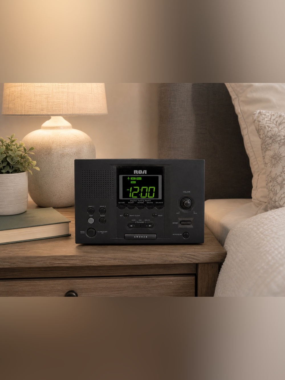 RCA RP3721A Dual Alarm Clock Radio AM/FM, Digital Tuning , 10 Presets
